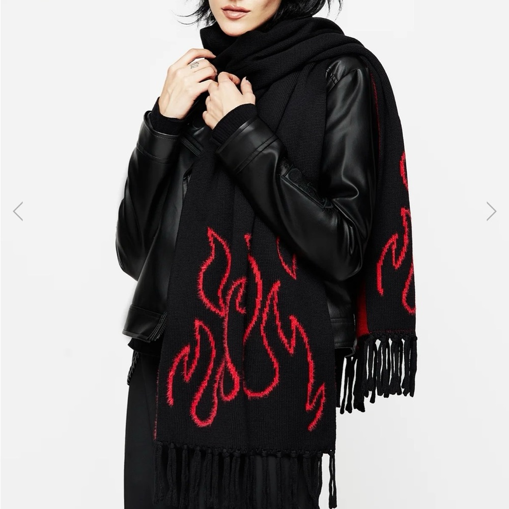 DISTURBIA blaze flame knit scarf